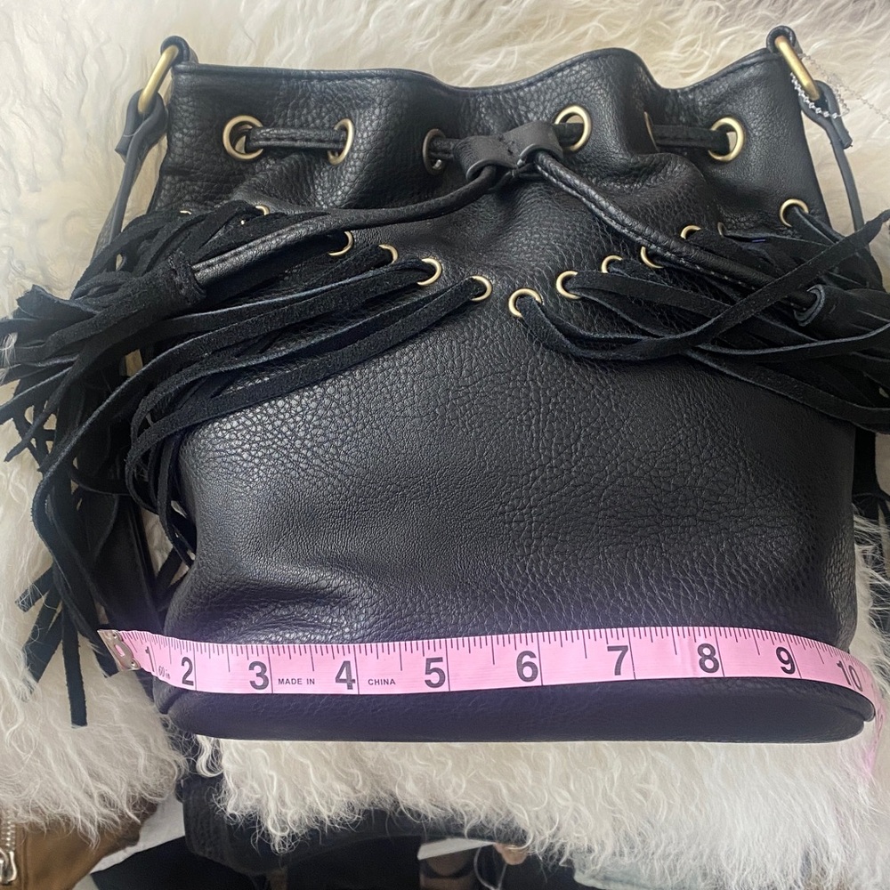 🖤Fringe Bucket Bag - New! - Picture 7 of 7